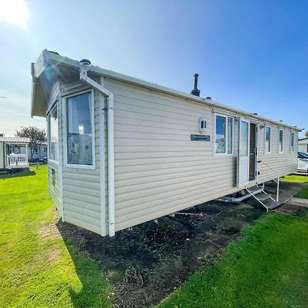 Готель Lovely Caravan With Wifi At Broadland Sands In Suffolk Ref 20035Bs Hopton on Sea Екстер'єр фото