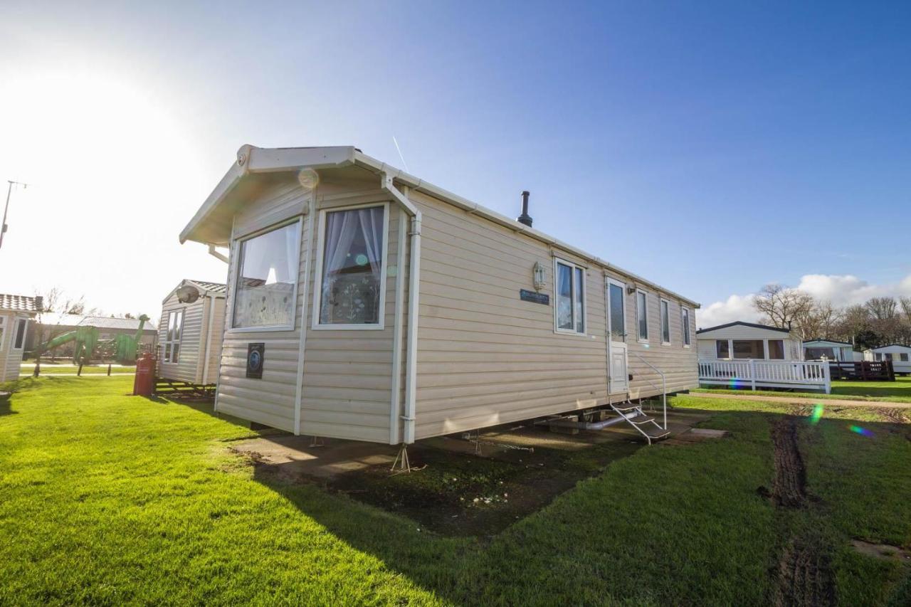 Готель Lovely Caravan With Wifi At Broadland Sands In Suffolk Ref 20035Bs Hopton on Sea Екстер'єр фото